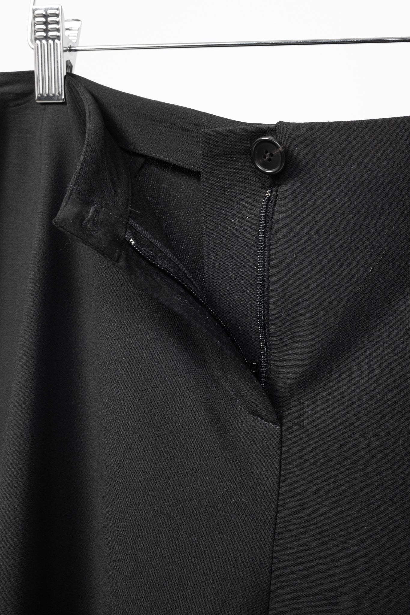Peter O. Mahler Black Stretch Crepe Capris