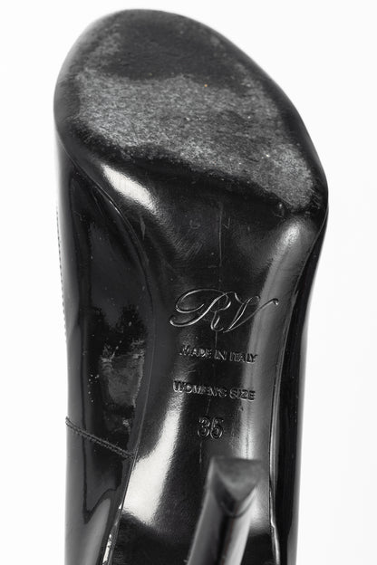 Roger Vivier Décolleté Ecusson Black Patent-Leather Buckle Heels