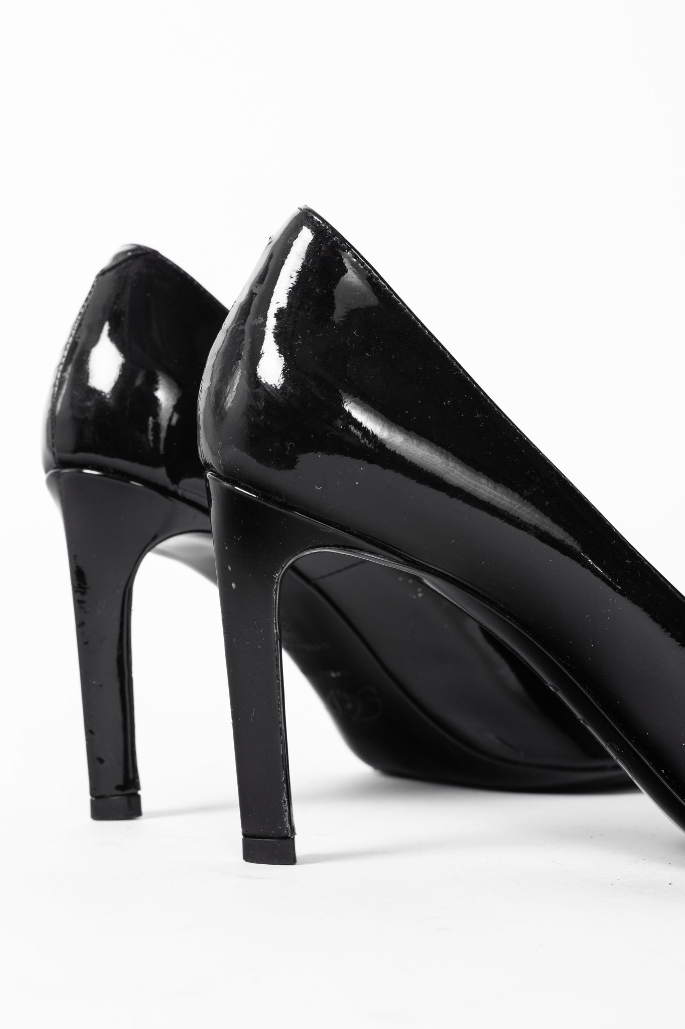 Roger Vivier Décolleté Ecusson Black Patent-Leather Buckle Heels