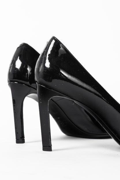 Roger Vivier Décolleté Ecusson Black Patent-Leather Buckle Heels