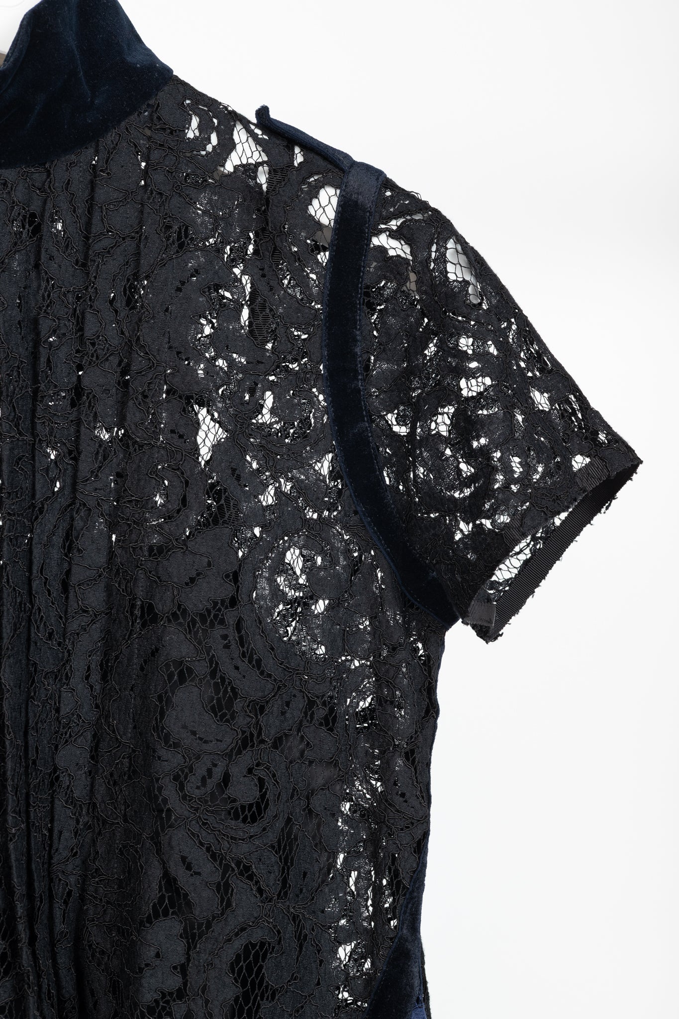 Sacai PF/16 Black & Blue Lace Velvet-Trim Blouse