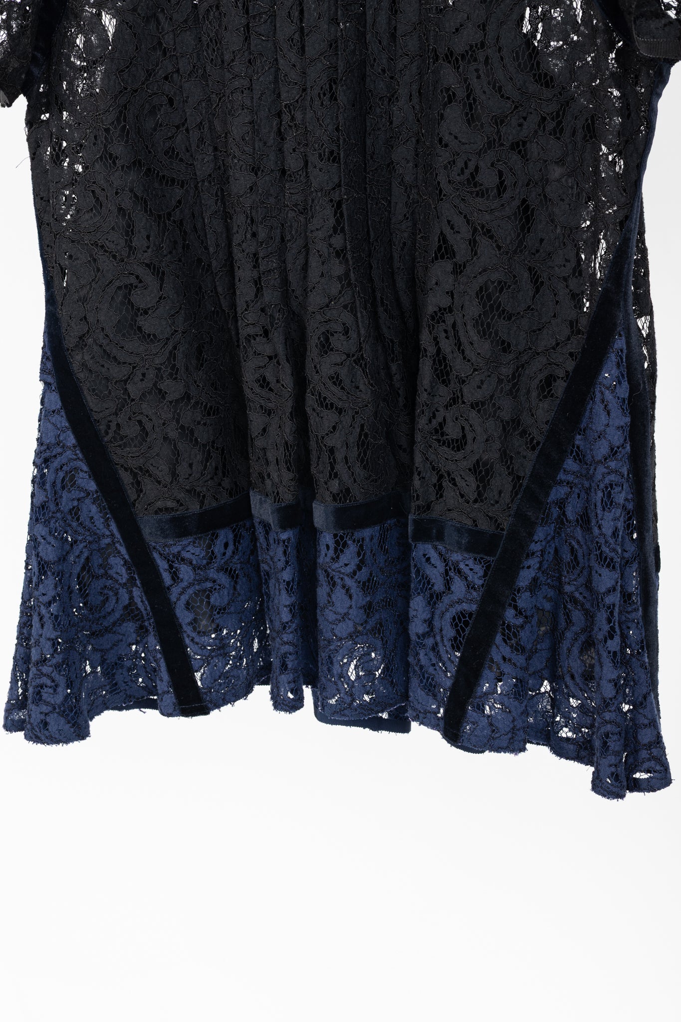 Sacai PF/16 Black & Blue Lace Velvet-Trim Blouse