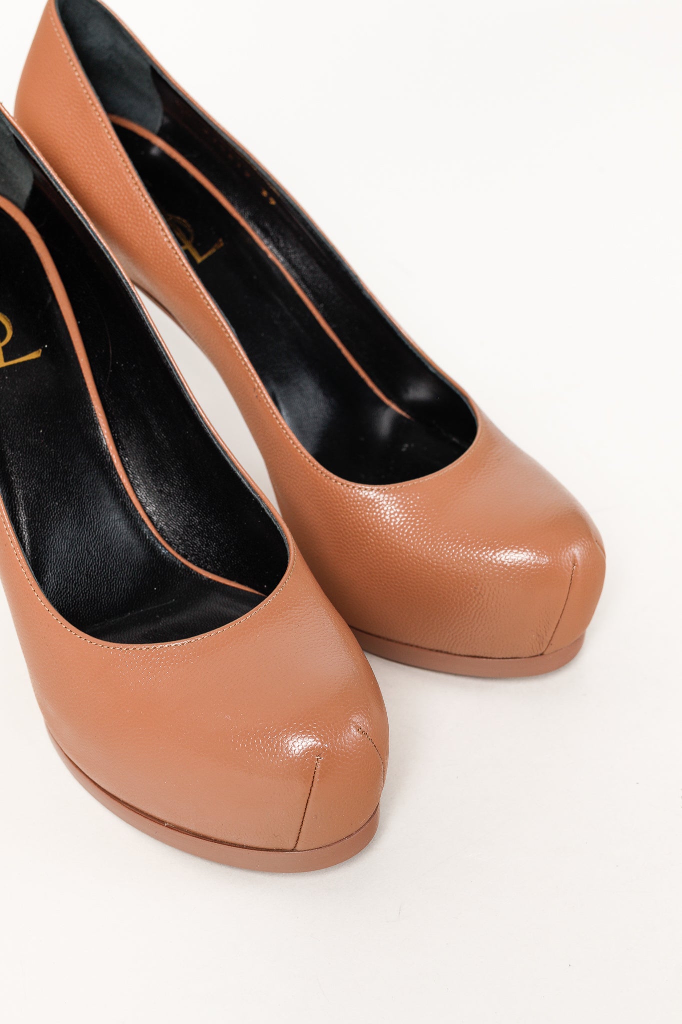 Saint Laurent Nude Beige Stingray-Stamped Leather Pumps