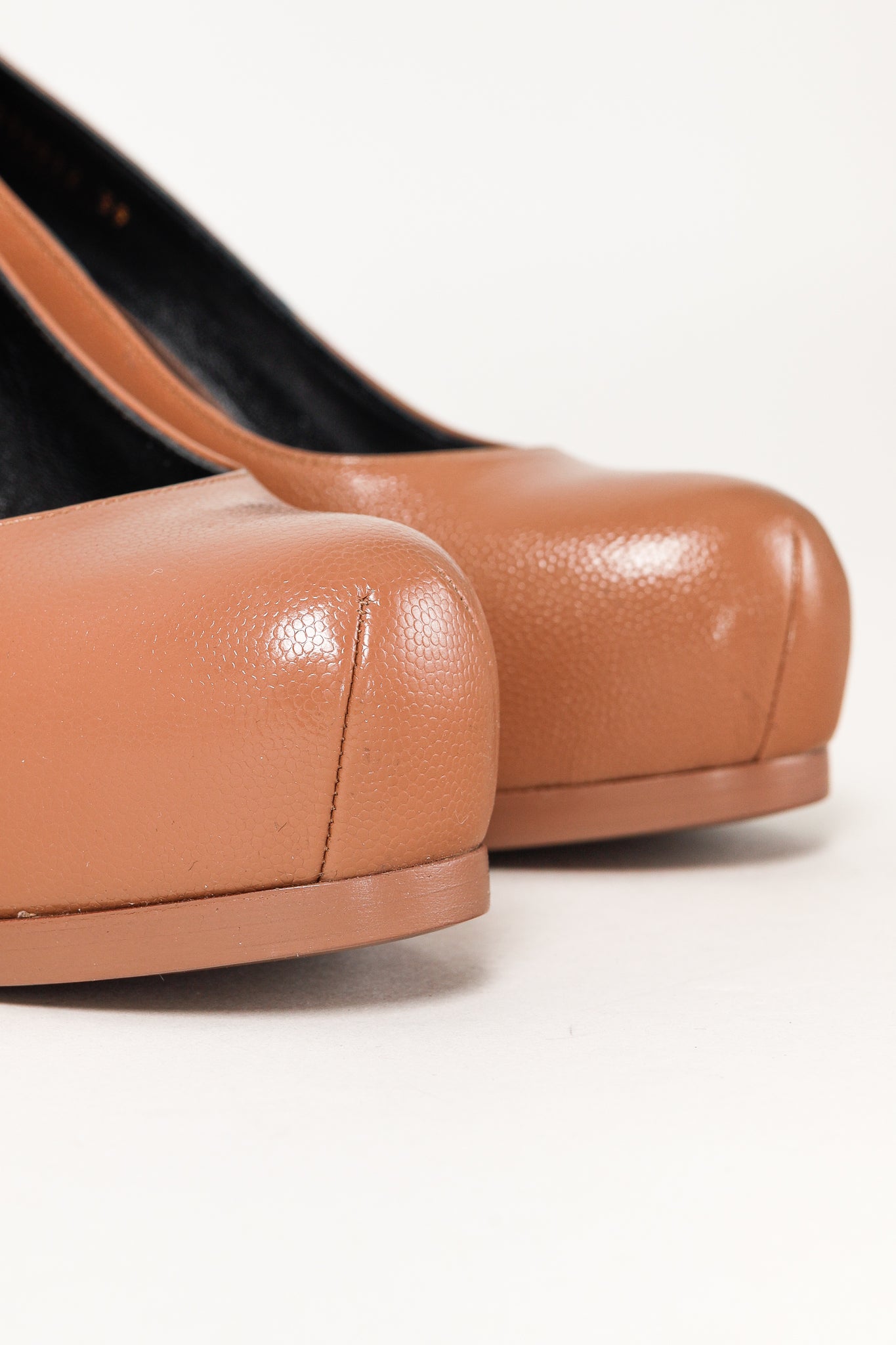 Saint Laurent Nude Beige Stingray-Stamped Leather Pumps