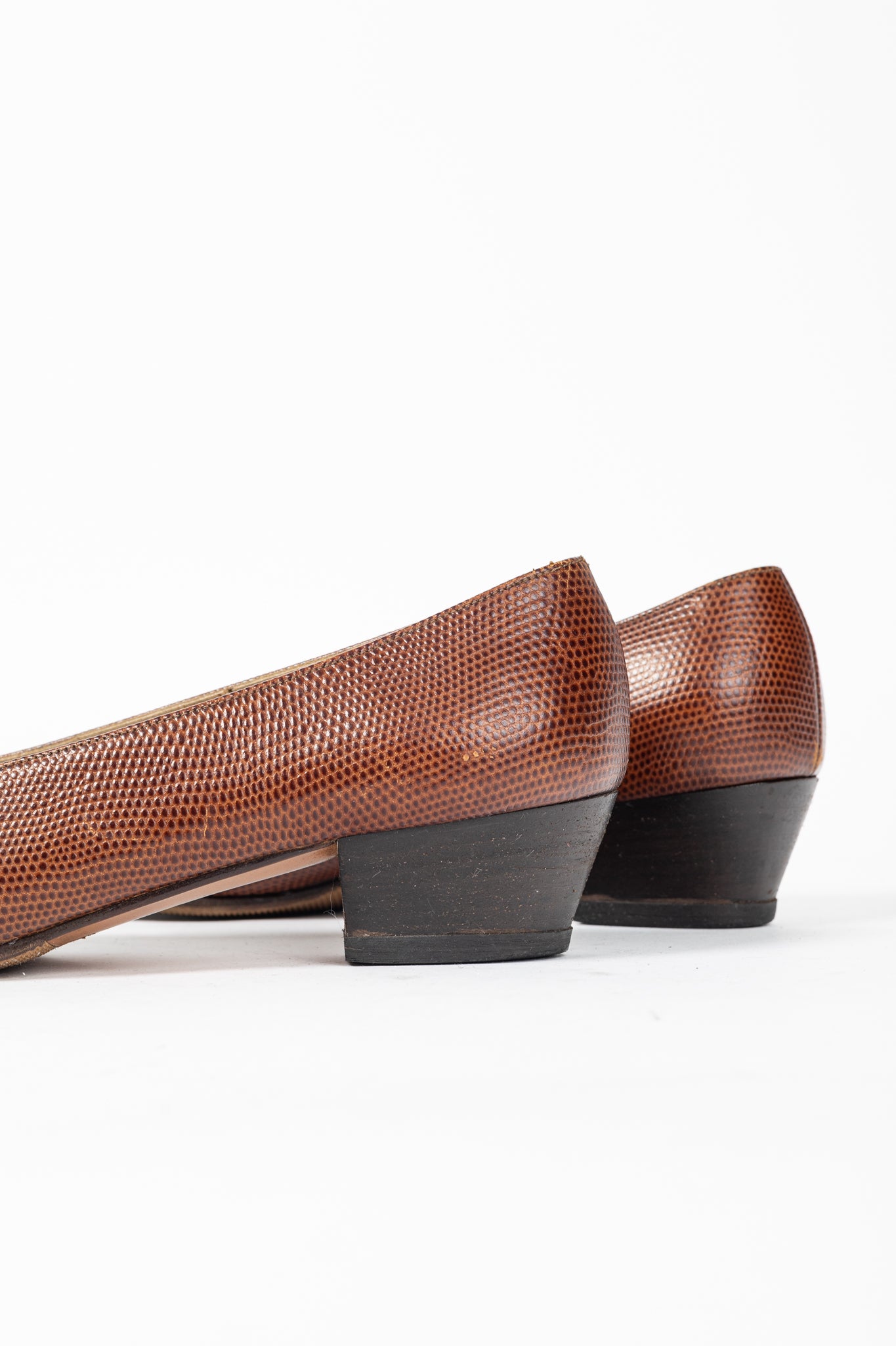 Salvatore Ferragamo Boutique Lillaz Tan Lizard-Embossed Bow Pumps