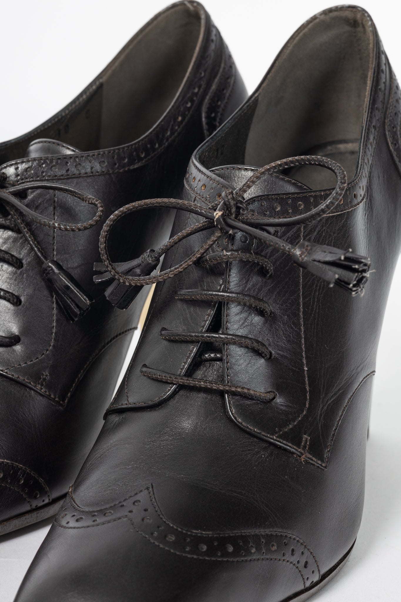 Salvatore Ferragamo Fusadia Fondente Calf Wingtip Derby Heels