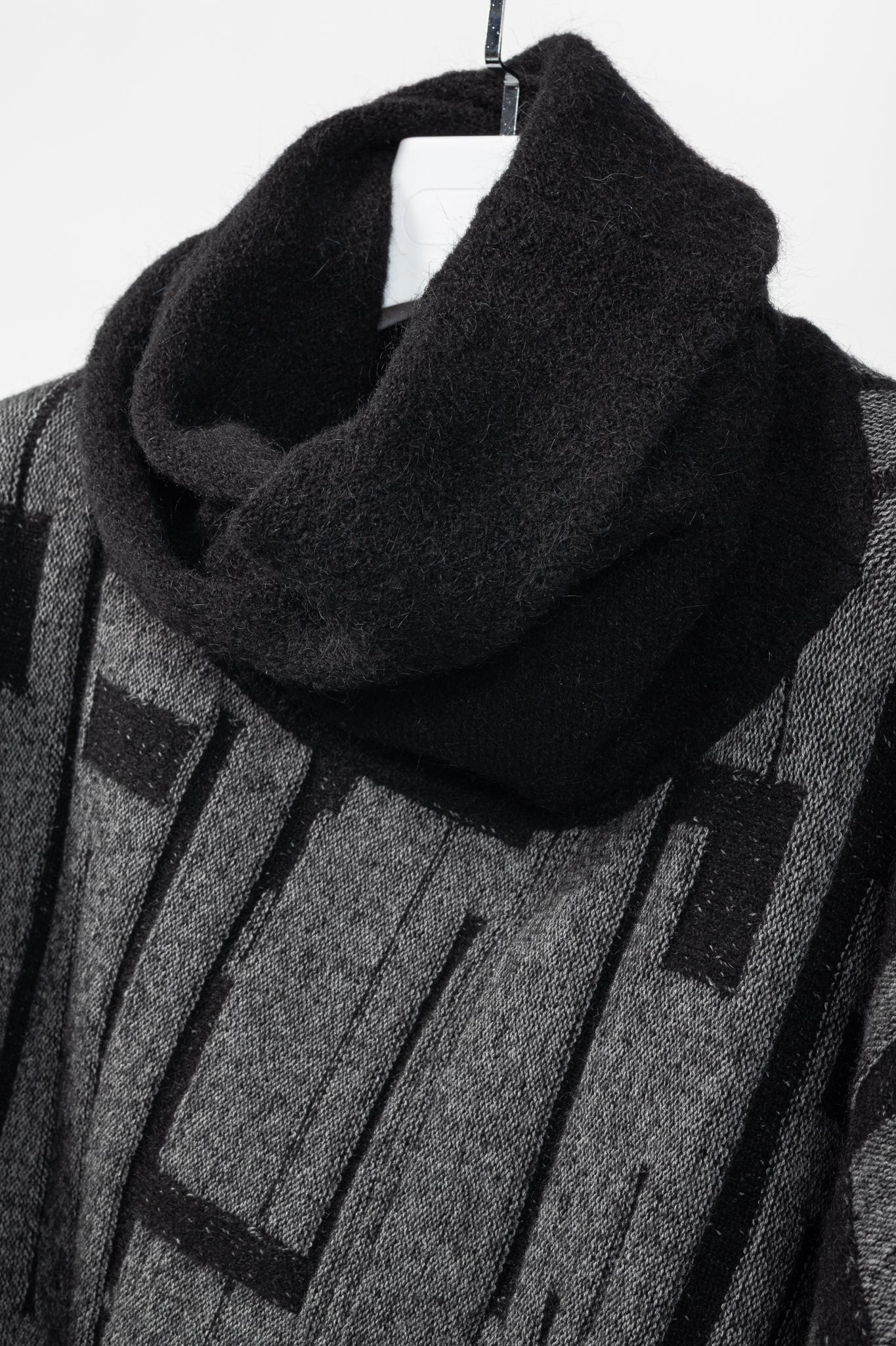 Sarah Pacini Grey & Black Geometric-Knit Cowl-Neck Poncho