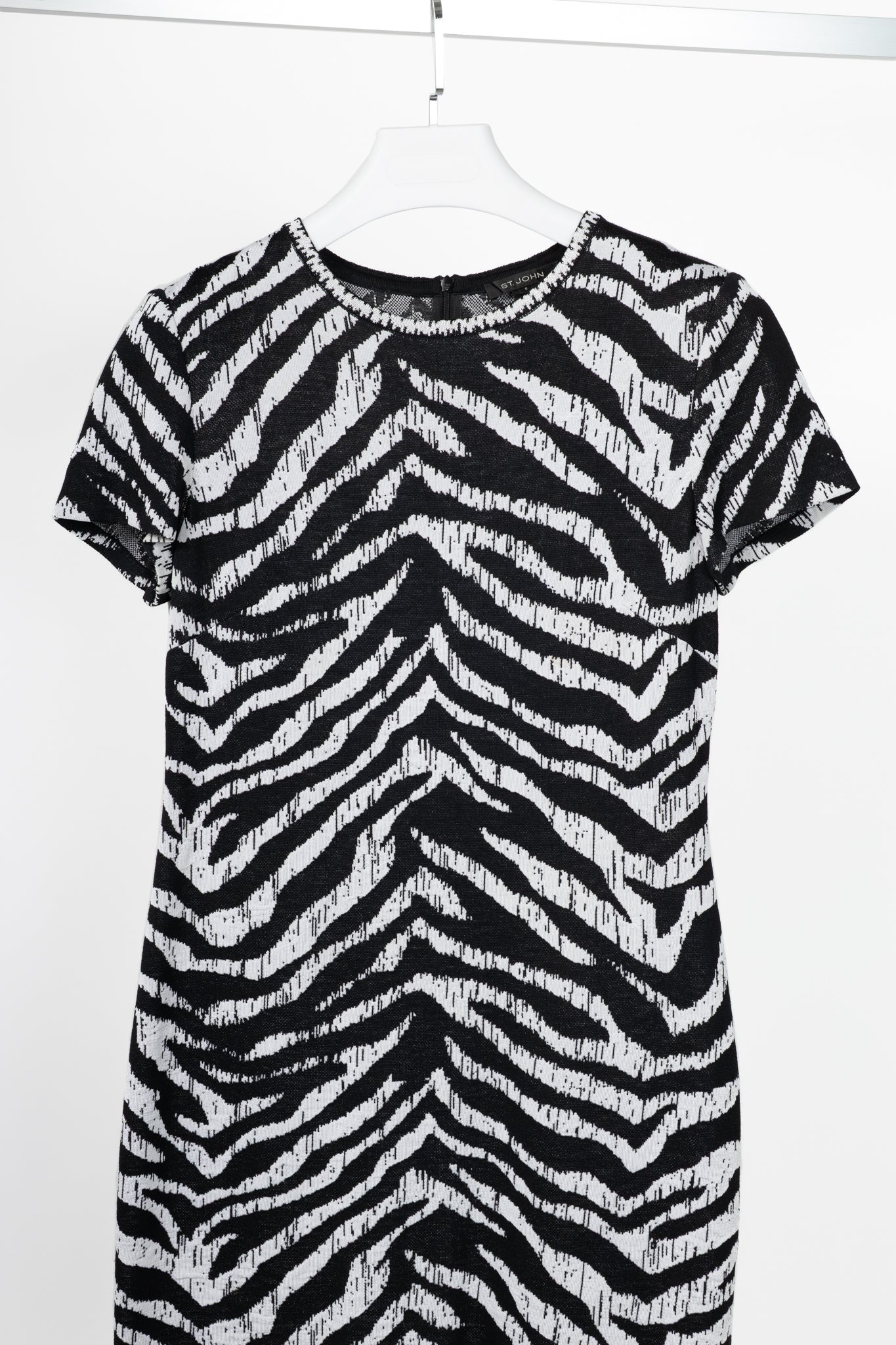 St. John PF19 Zebra-Jacquard Wool-Knit Dress