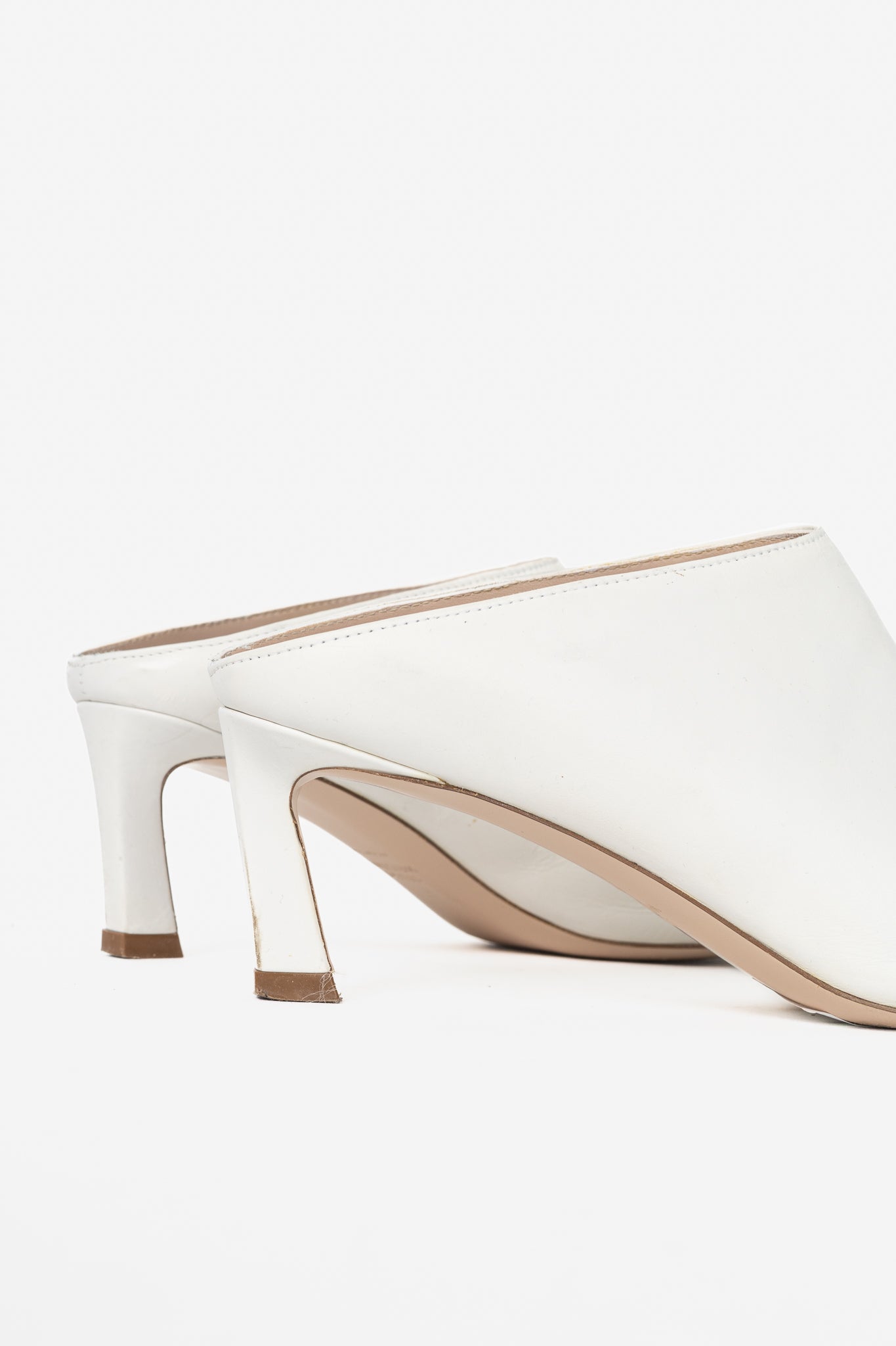 Stuart Weitzman Mira Nero Leather Pointed-Toe Mules