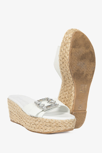 Stuart Weitzman SS23 June 75 White Crystal-Buckle Wedge Slide Sandal