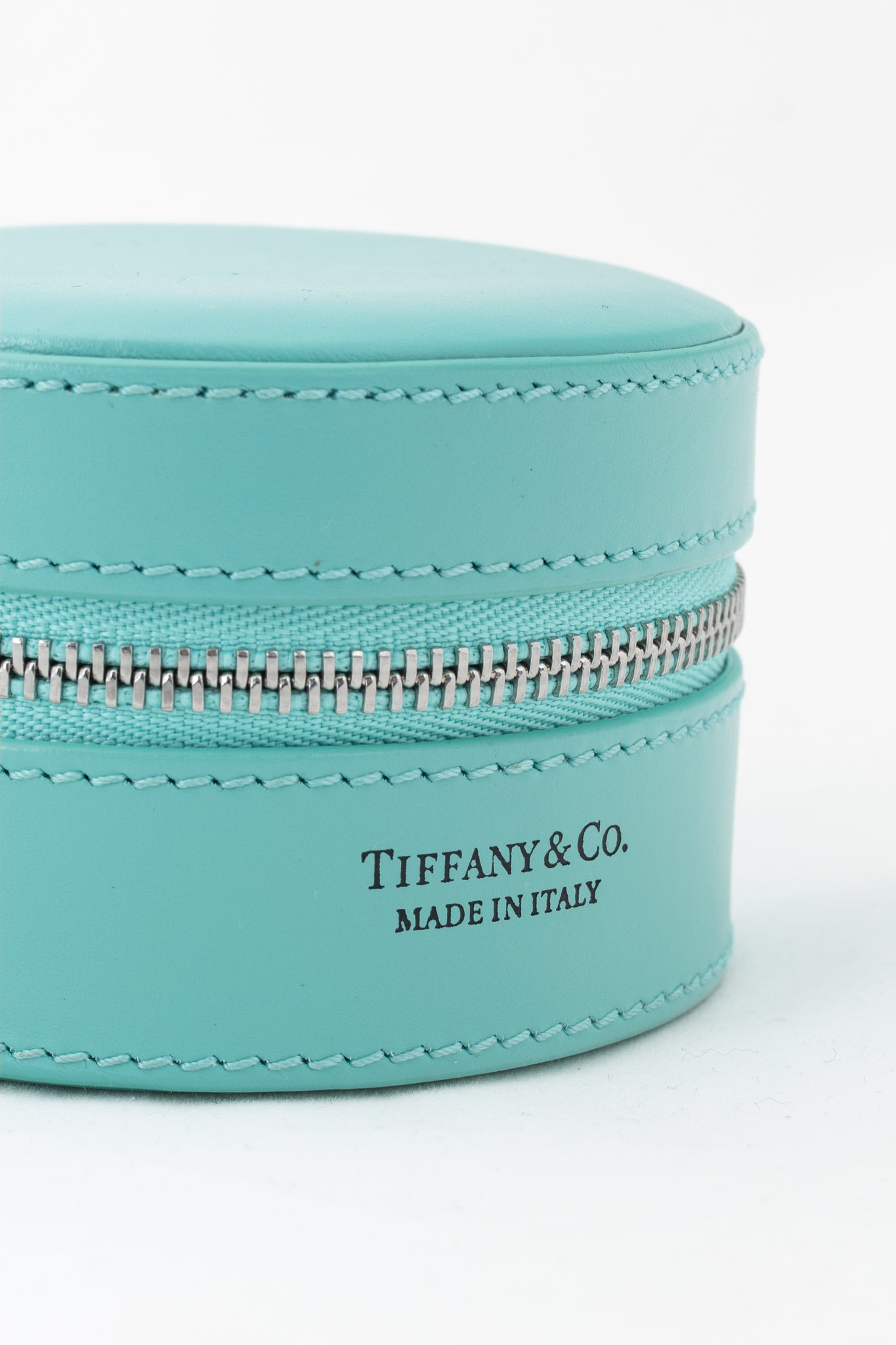 Tiffany & Co. Leather Tiffany Blue Round Jewelry Case