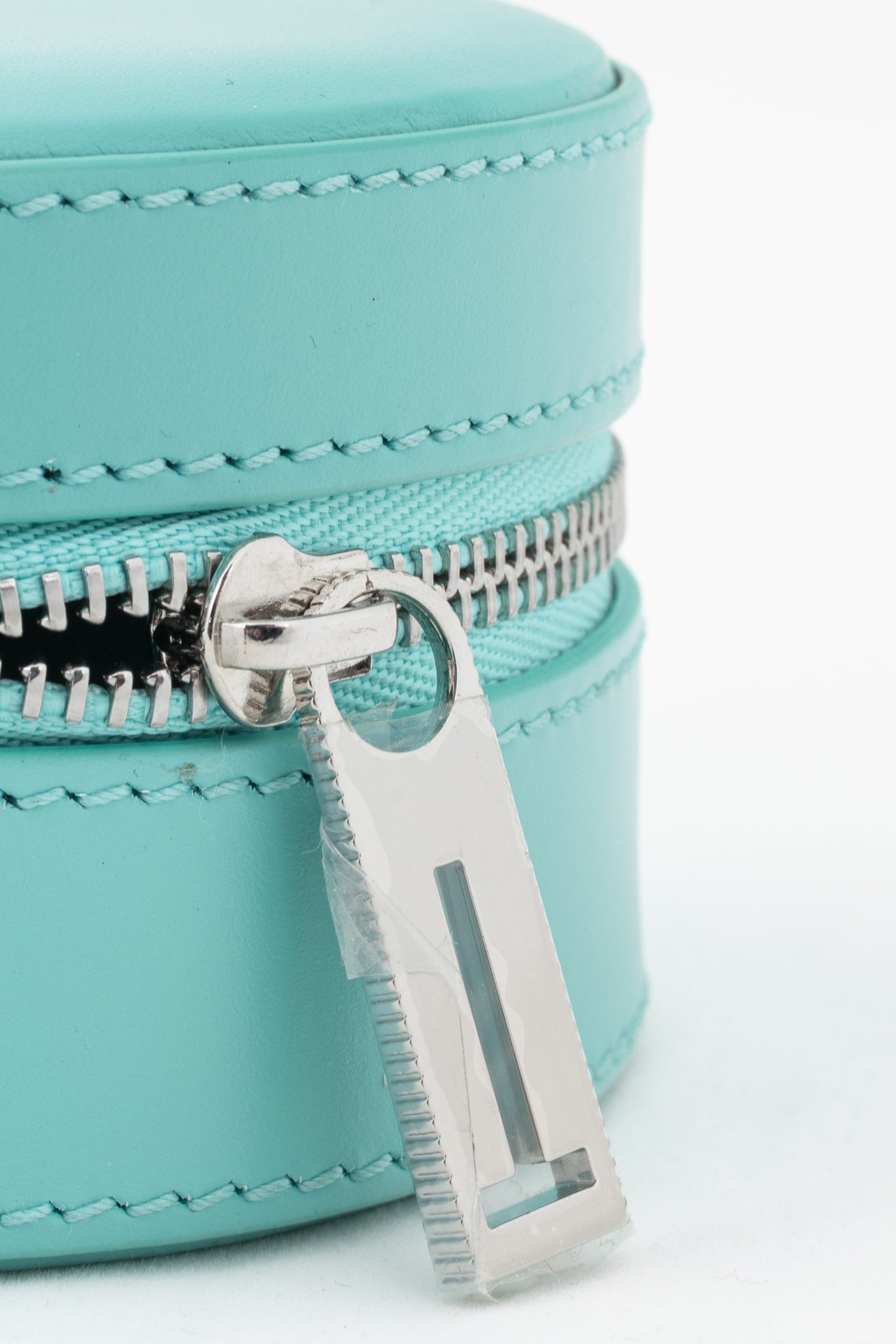Tiffany & Co. Leather Tiffany Blue Round Jewelry Case