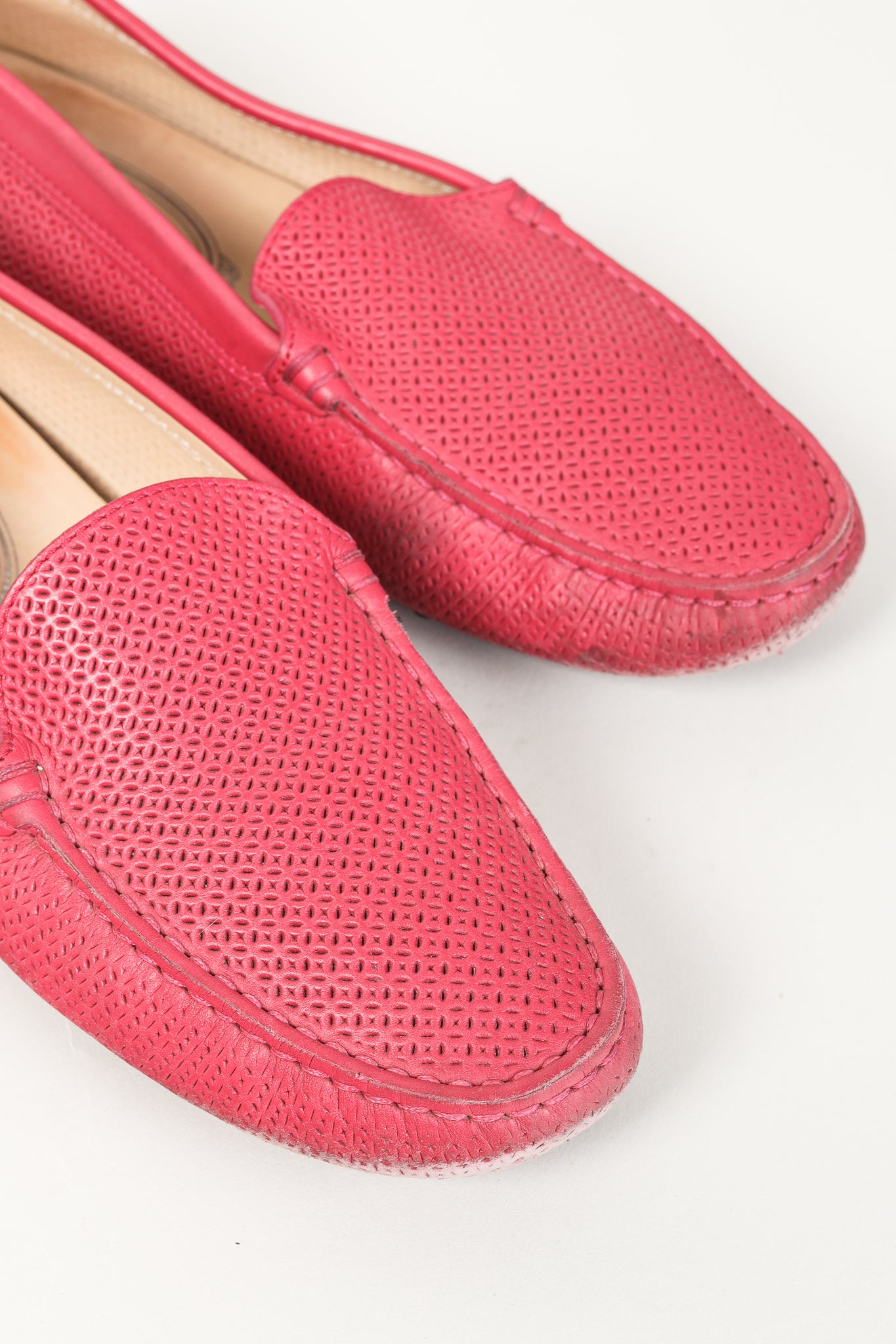 Tod's Pink Textured-Leather Gommino Driving Loafers