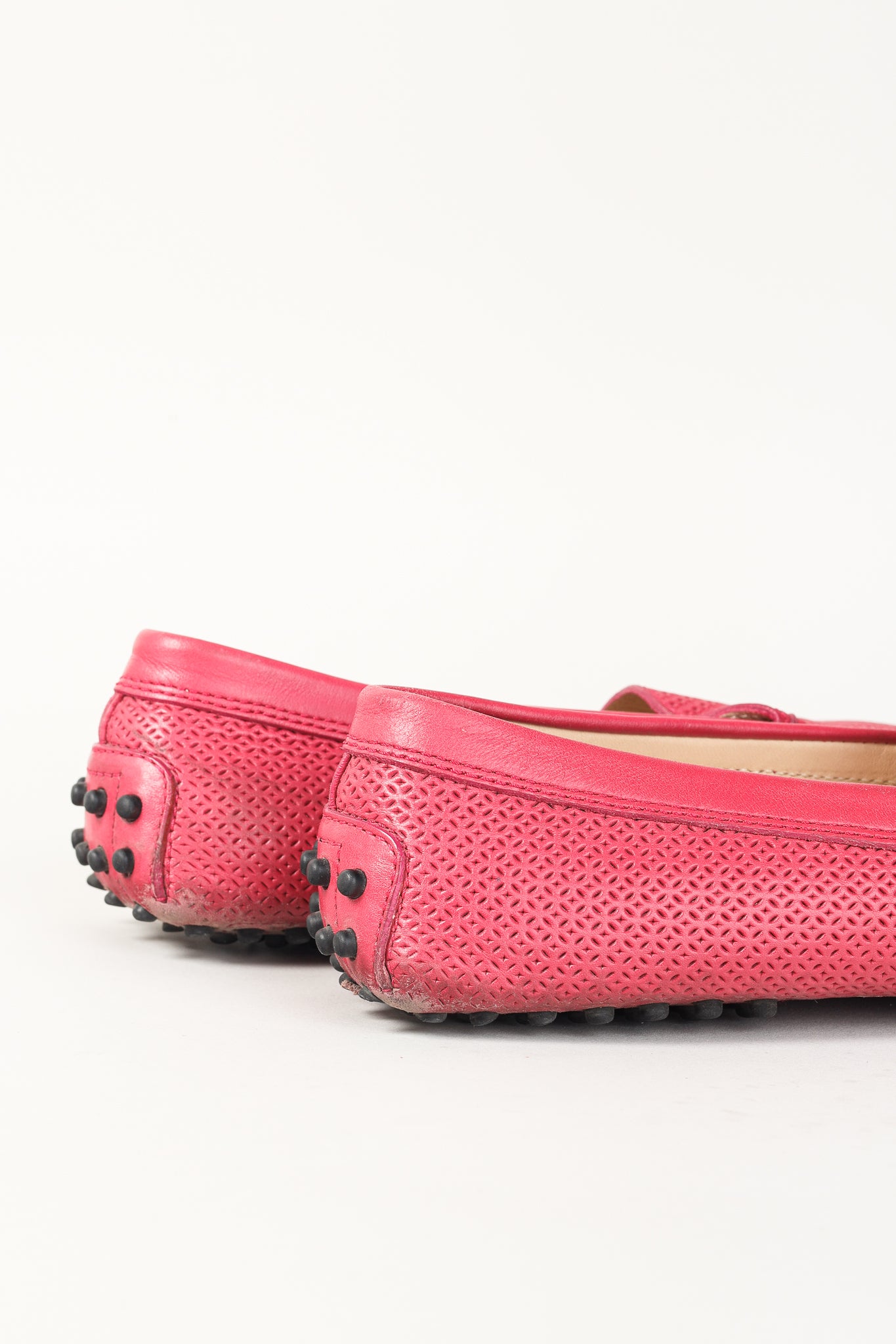 Tod's Pink Textured-Leather Gommino Driving Loafers