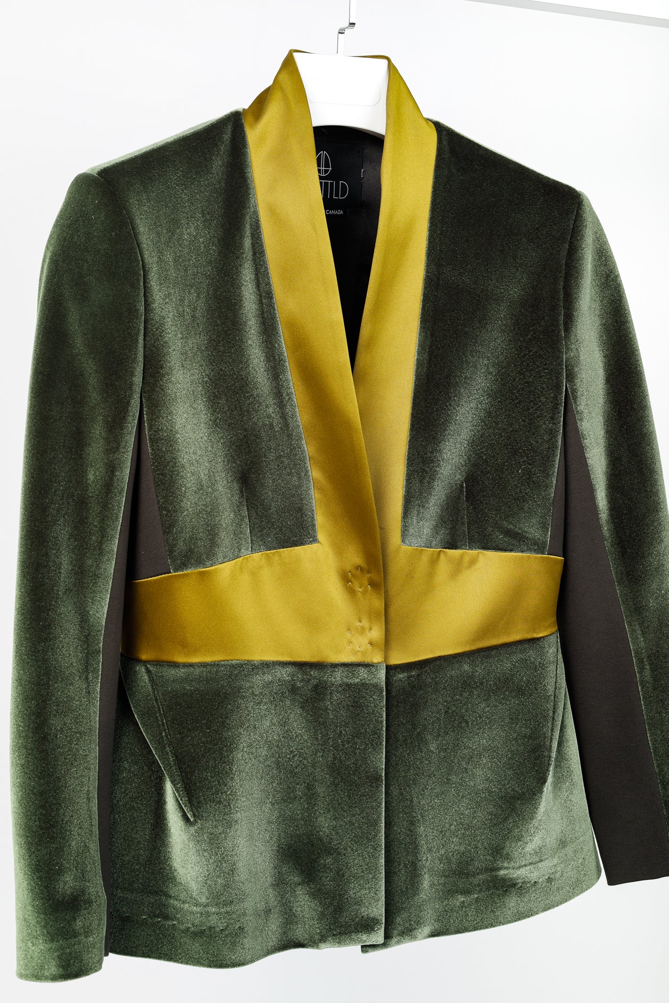 UNTTLD AW/18 Rafael Green Velvet Satin-Trim Blazer