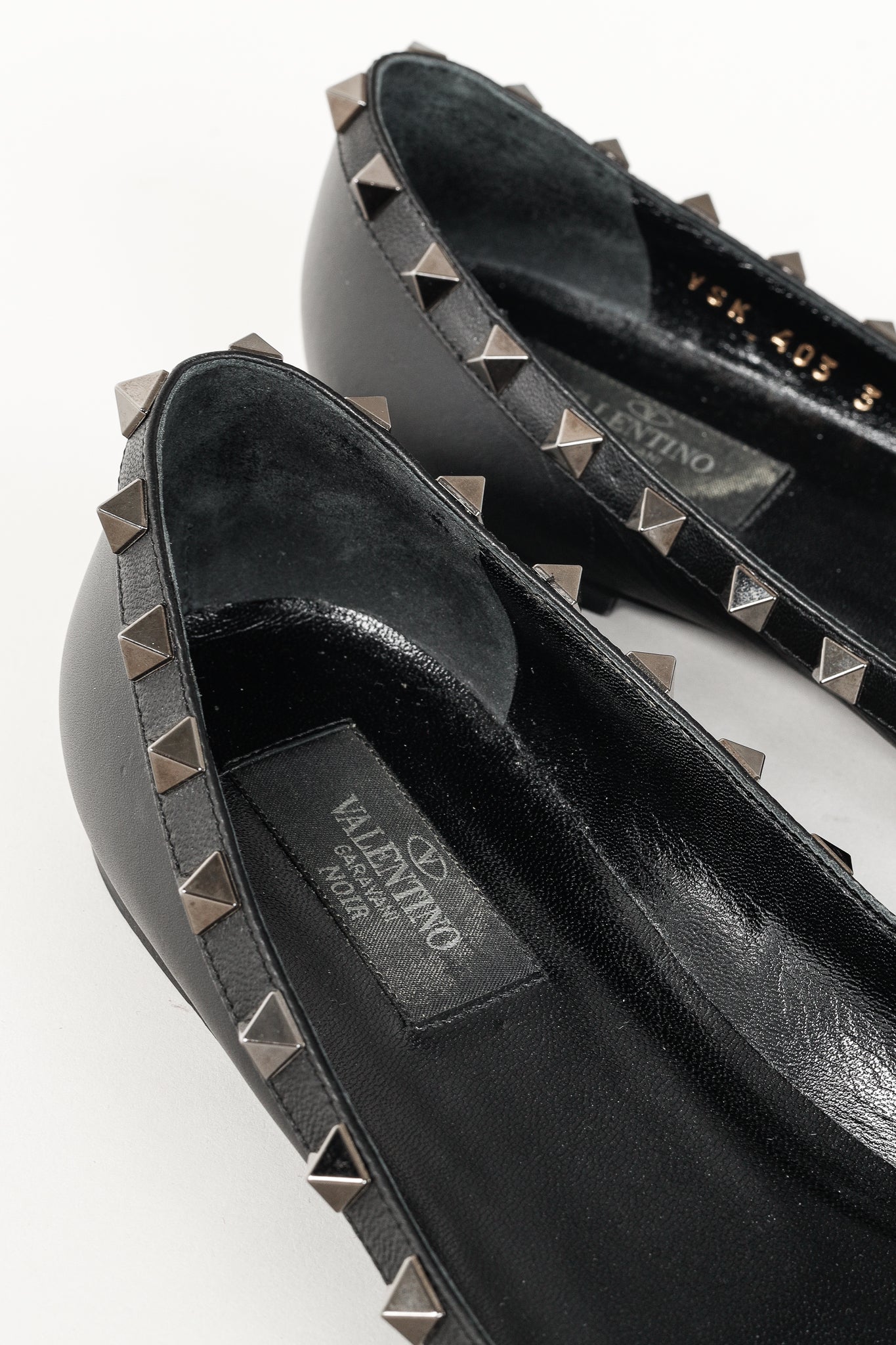 Valentino Garavani Nero Rockstud Noir Leather Flats
