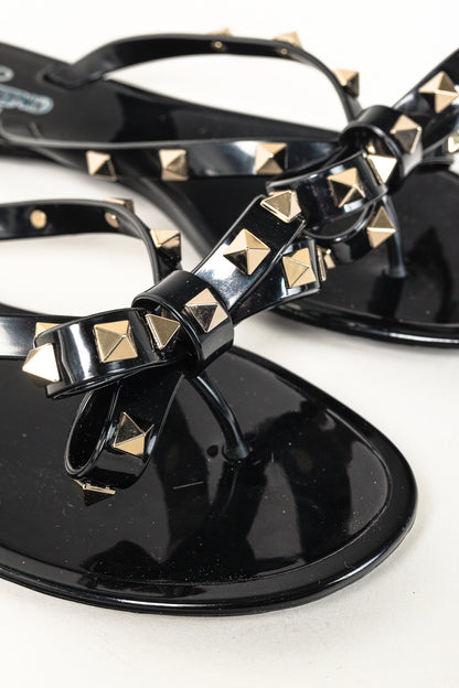 Valentino Garavani Nero Rockstud Bow Jelly Thong Sandals