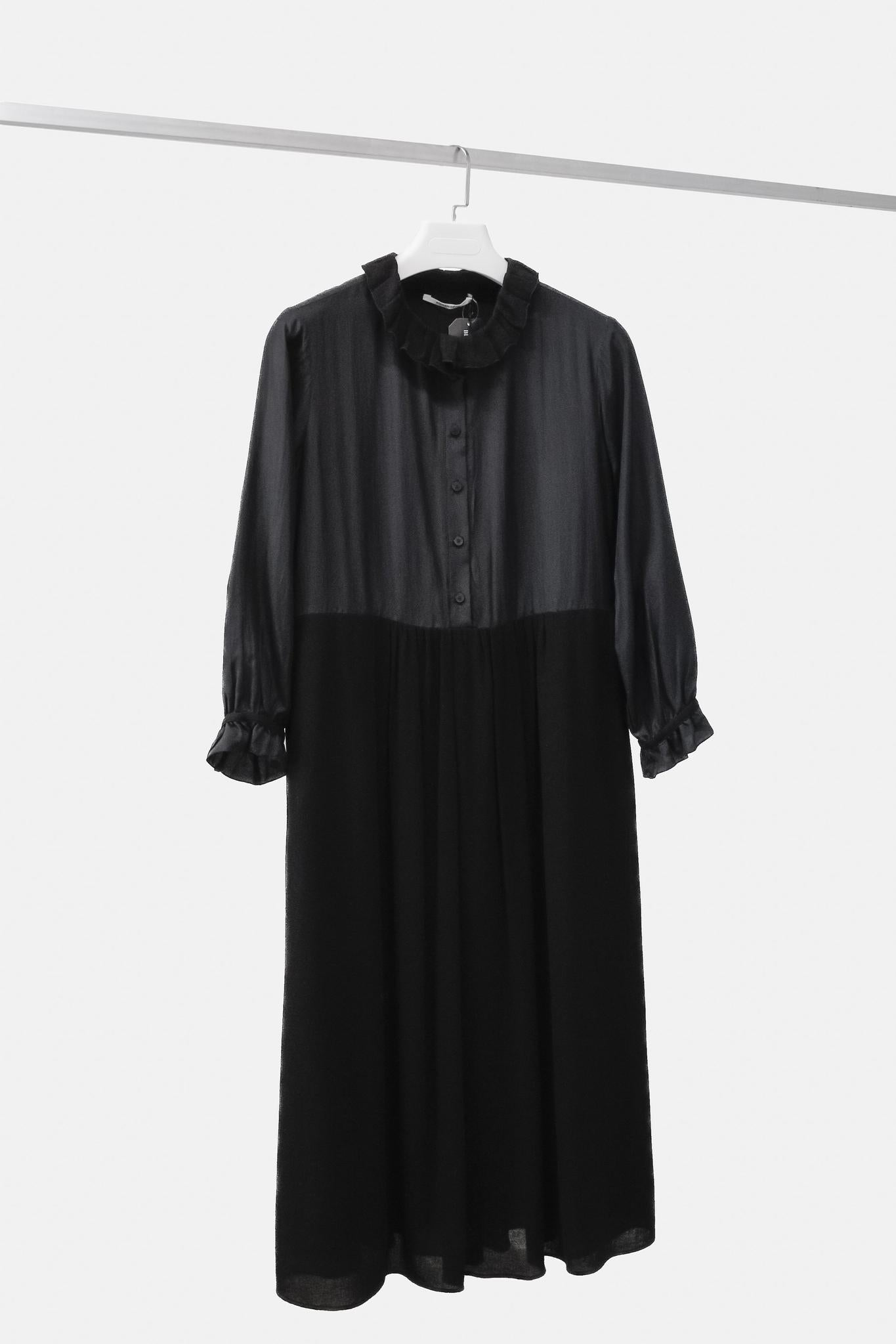 Pomandère Black Pleated Hem Maxi Dress