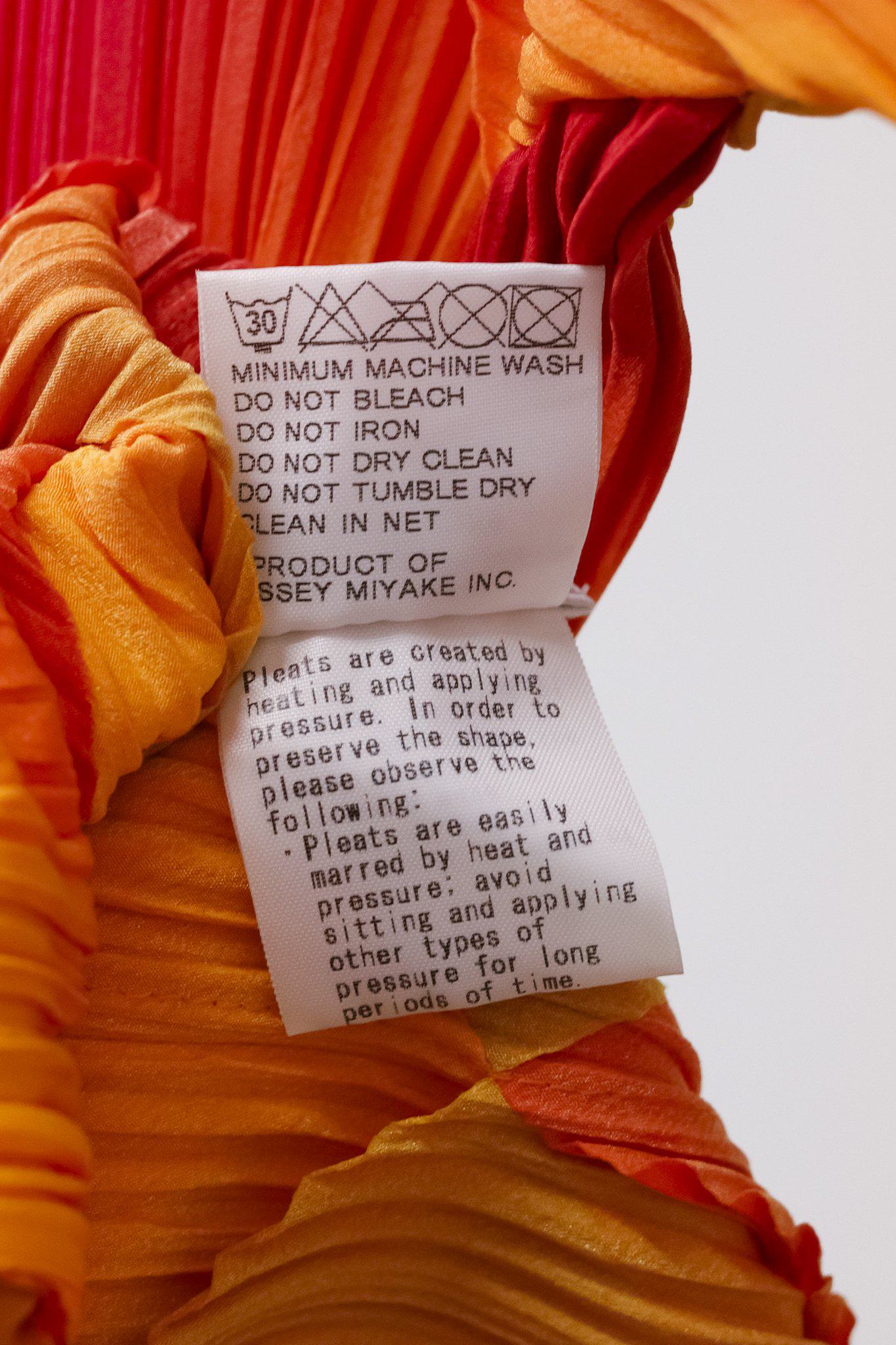 MONTHLY COLOR NOVEMBER – isseymiyake.com